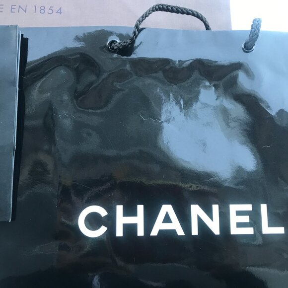 Shpping Bags. Lot of 4. Vuitton - 2. Chanel - 2 - Picture 6 of 6